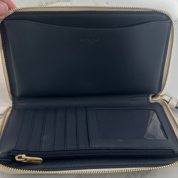 Coach Dempsey Large Phone Wallet In Signature Denim With Coach Patch - Picture 2 of 3